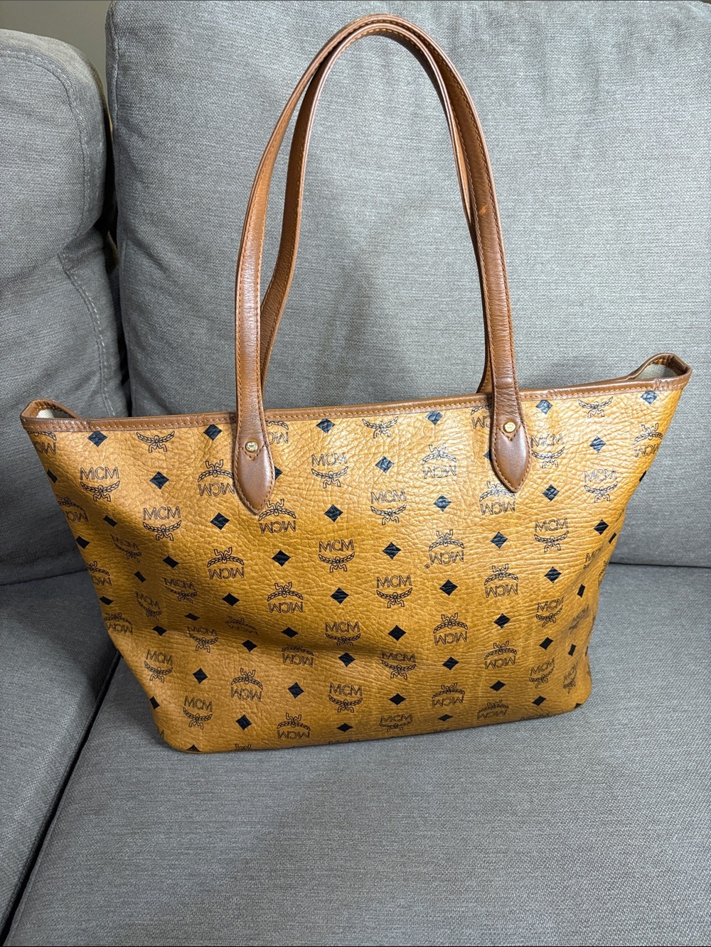 MCM Cognac Visetos Stripe Shopper Tote with Dog Bone Charm & COA - Picture 3 of 16